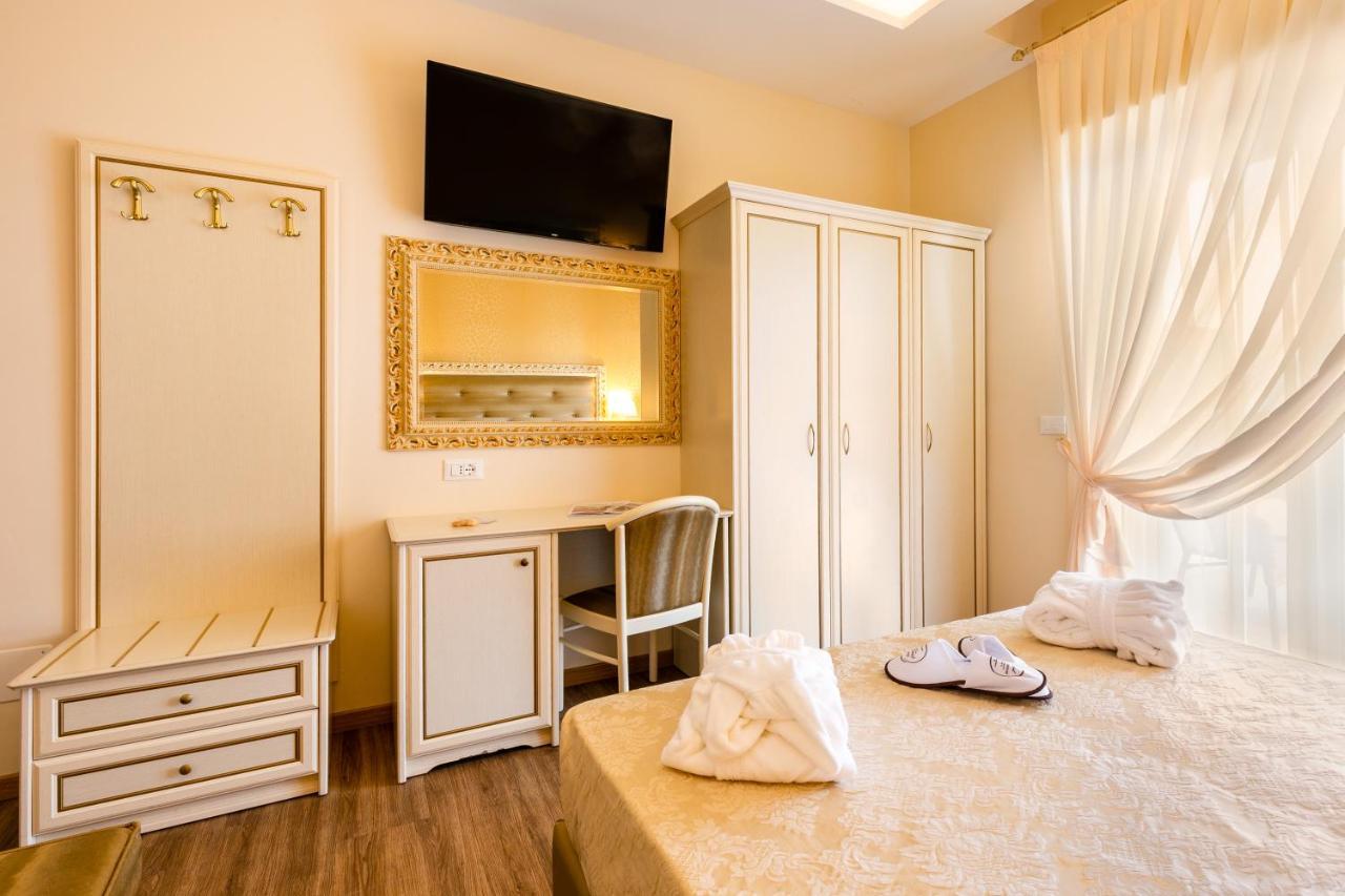 Hotel Mazzanti ميلانو ماريتيما المظهر الخارجي الصورة