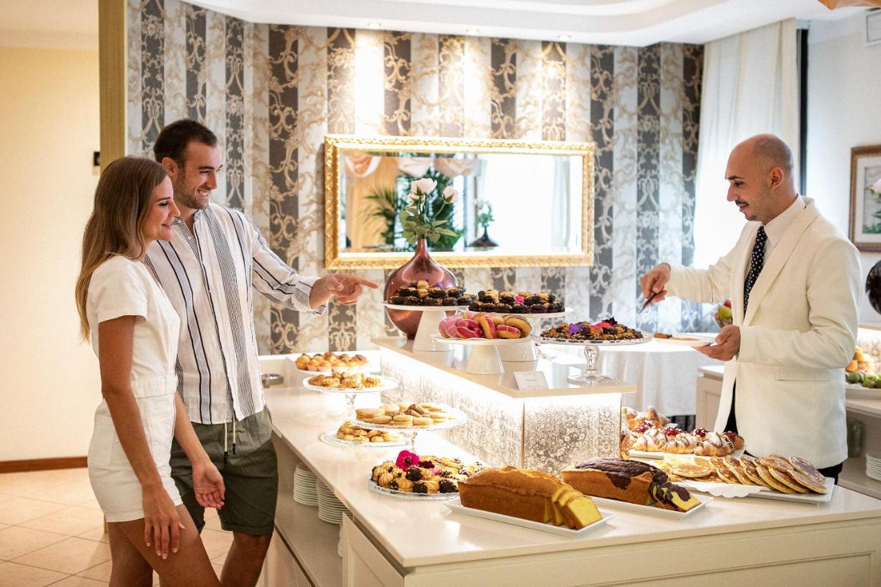 Hotel Mazzanti ميلانو ماريتيما المظهر الخارجي الصورة