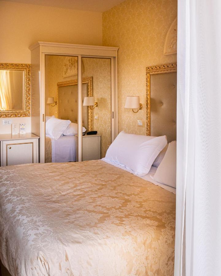 Hotel Mazzanti ميلانو ماريتيما المظهر الخارجي الصورة